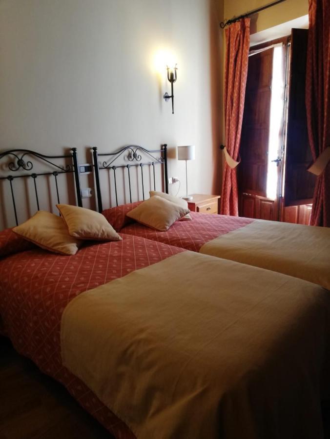 El Rincon Hotel กวยยาร์ ภายนอก รูปภาพ